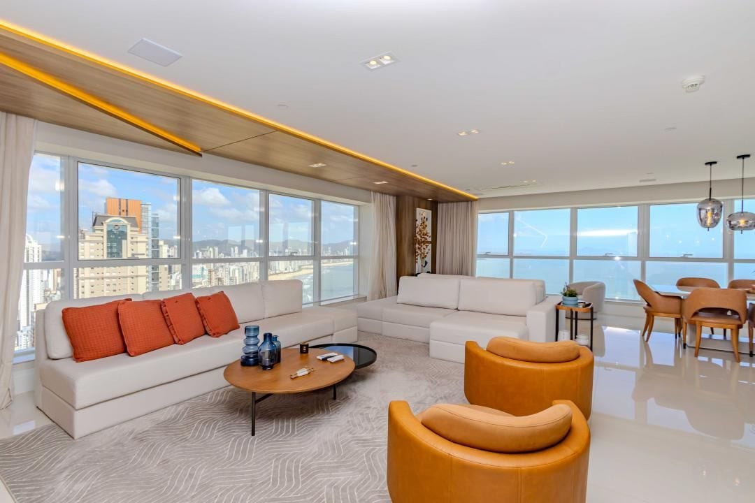 Apartamento Frente Mar no Epic Tower – 298m², 4 suítes, decorado e 4 vagas – Barra Sul, Balneário Camboriú