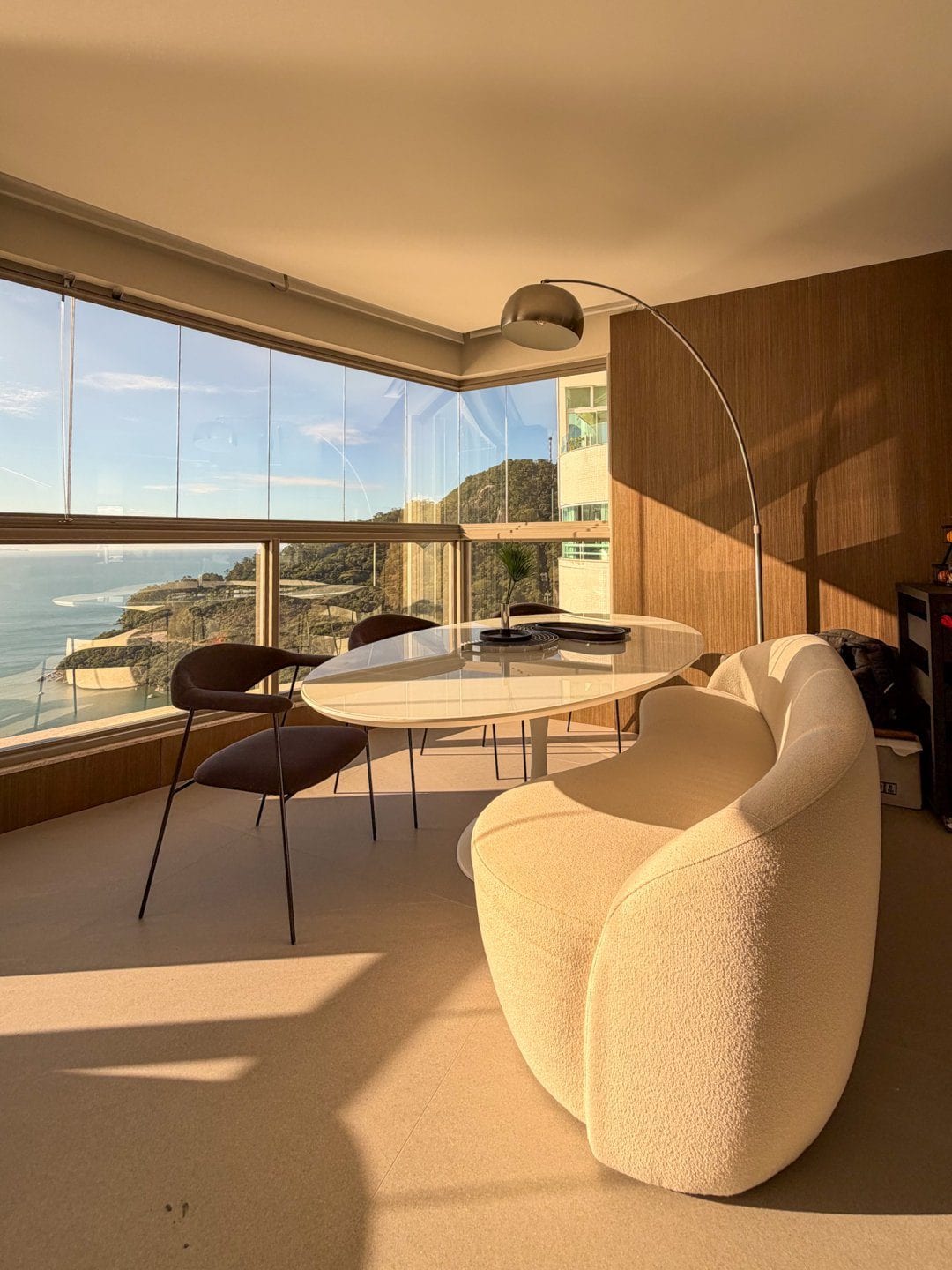 Apartamento mobiliado a venda em andar alto no Baturité Lounge House em Balneário Camboriú