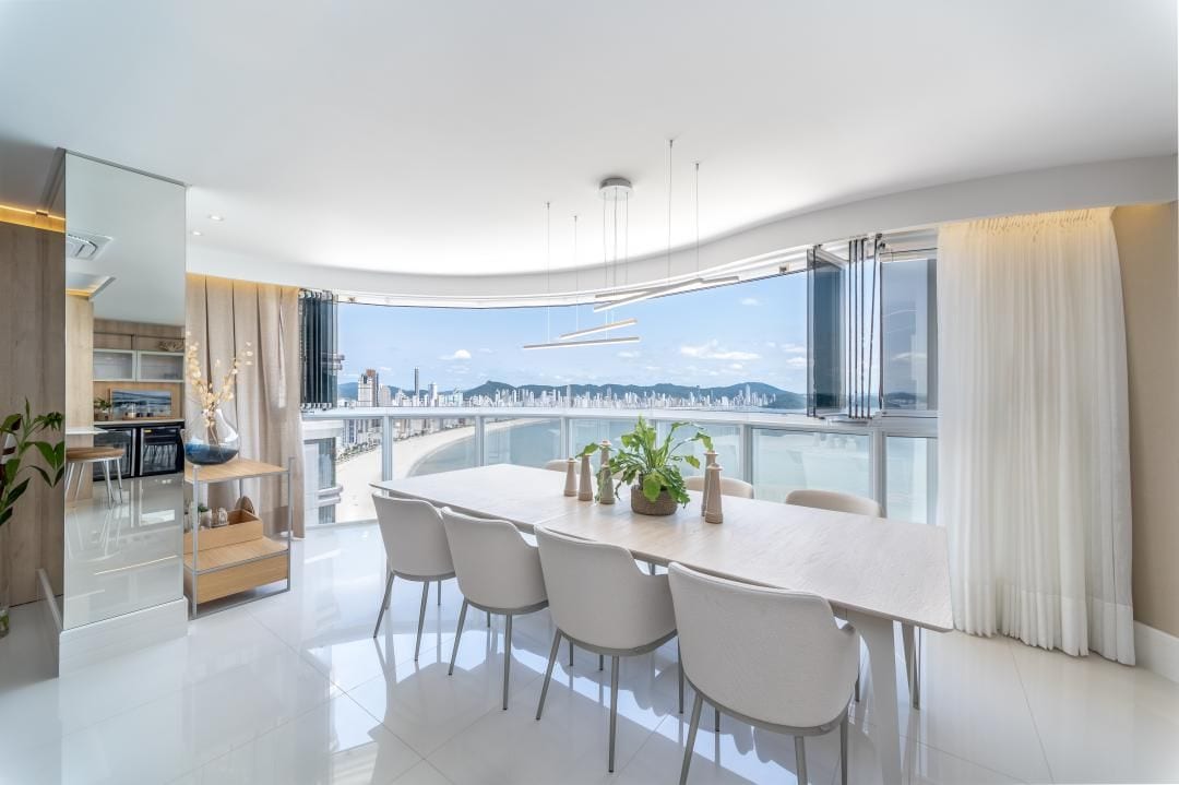Apartamento de luxo no Ibiza Towers em Balneário Camboriú – 4 suítes e vista para o mar