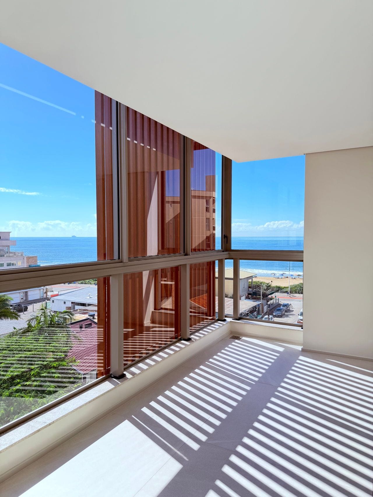 Apartamento - 3 dormitórios - 3 Suítes - localizado em Itajaí / Praia Brava