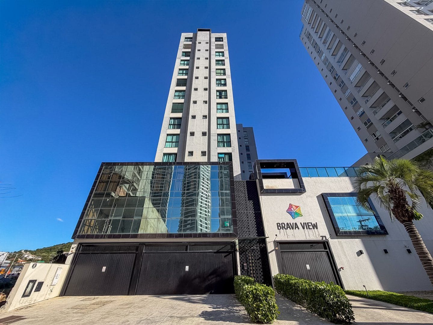 Apartamento - 2 dormitórios sendo 1 Suíte - localizado em Itajaí / Praia Brava